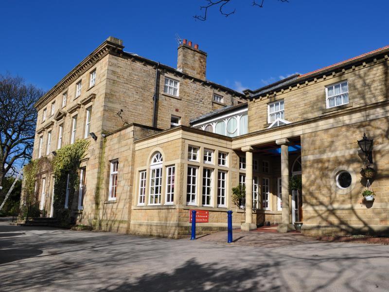 Healds Hall Hotel Cleckheaton Exteriör bild